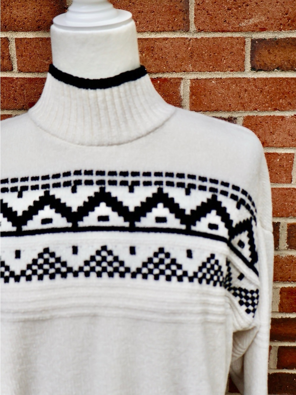 Christian Siriano New York White Black Fair Isle Mock Neck Sweater Size Large - Picture 4 of 8